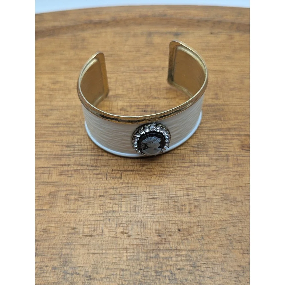 Napier Cuff Bracelet Women OS White Gold Cameo Rhinestone Vintage Style Enamel - Picture 2 of 6